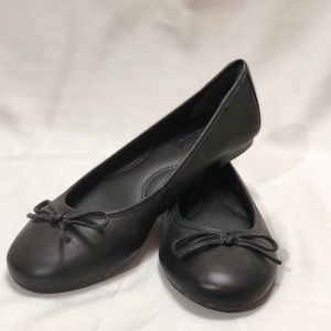 Black Ana Capri Flats